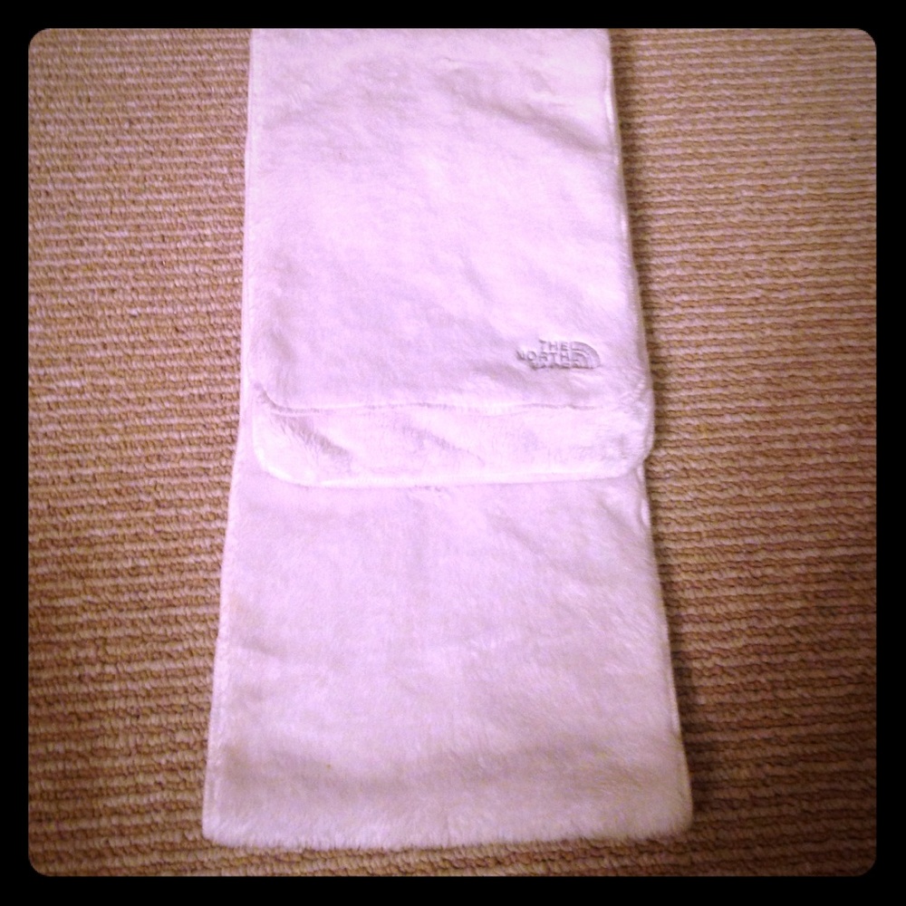 Northface white fleece scarf
